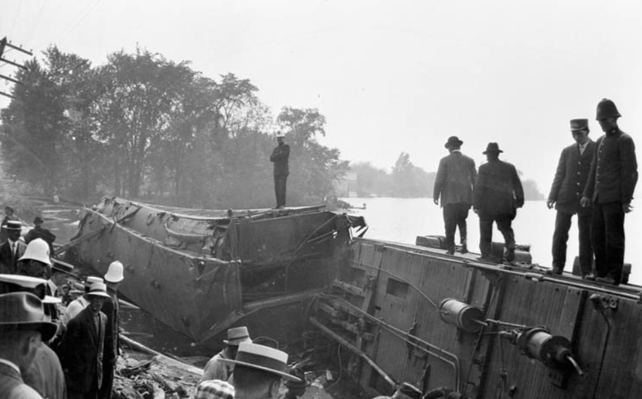 Train wreck 1913 Samuel J. Jarvis LAC PA-025111